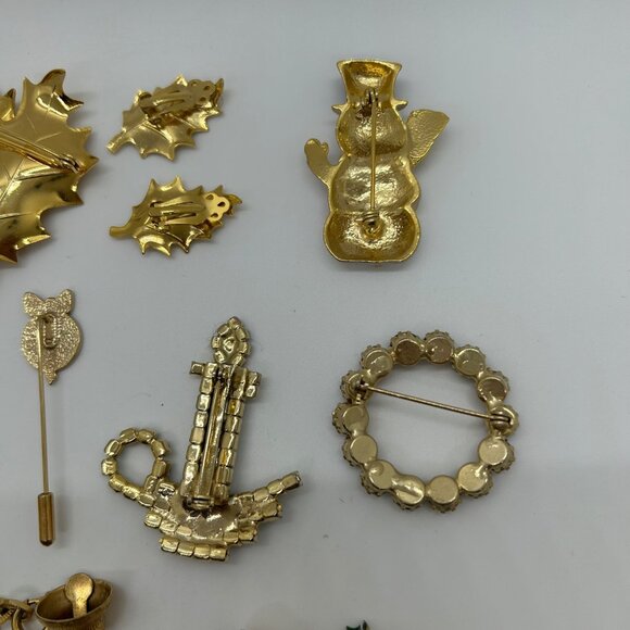 Christmas Jewelry Lot  Brooches Bracelet Earrings Vintage Modern Holly Candle - Picture 14 of 16